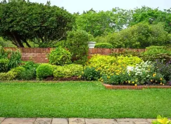 landscaping services Crestline